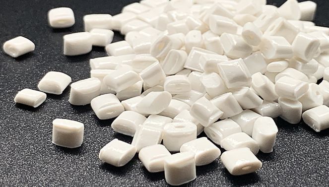 Detailed information on adding whiskers to plastic raw materials
